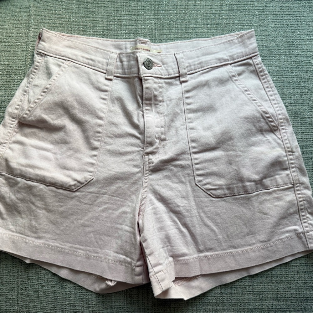 Women's Levi’s Light Pink Utility Shorts